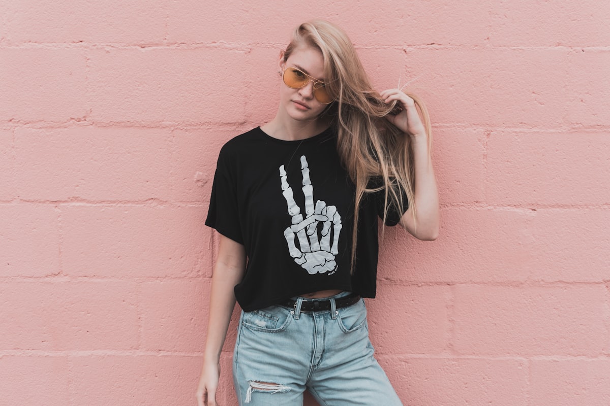 REVINCI KOREAN PRINT TEE